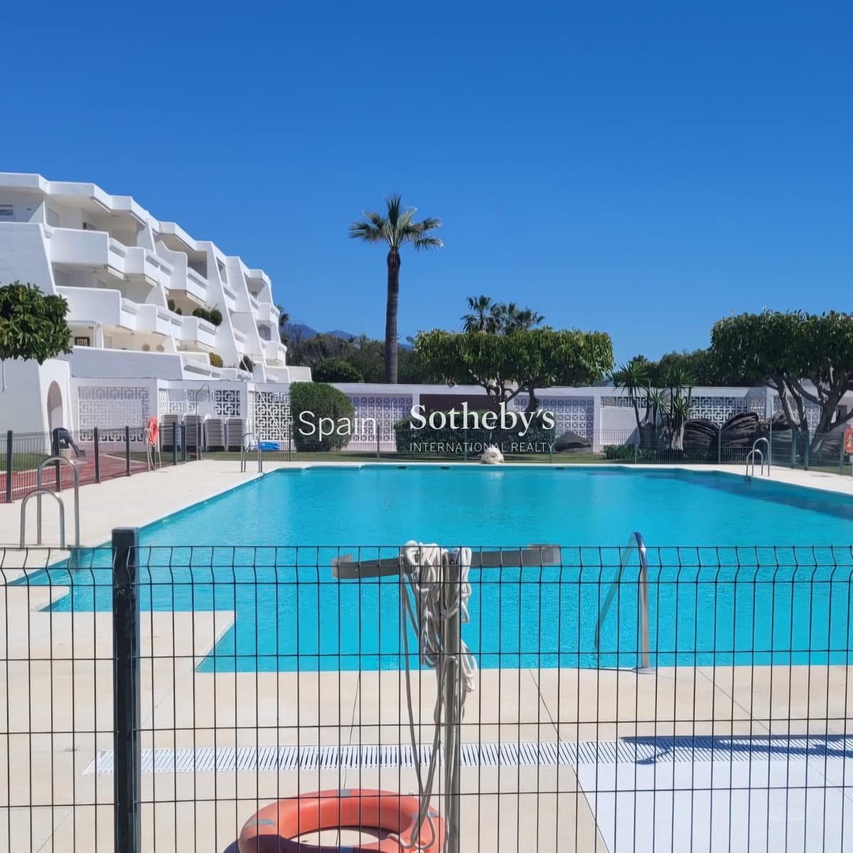 3 bedroom Flat for sale in Guadalmina with pool garage - € 1,495,000 (Ref: 9571728)