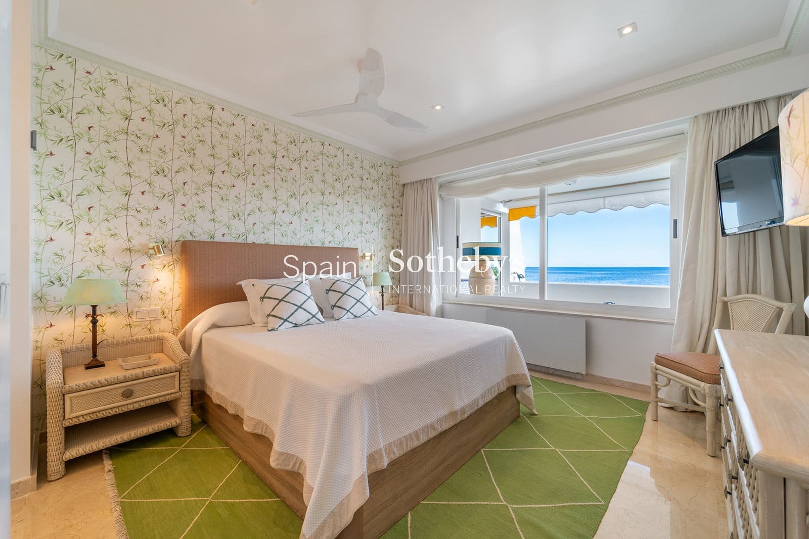 3 bedroom Flat for sale in Guadalmina with pool garage - € 1,495,000 (Ref: 9571728)