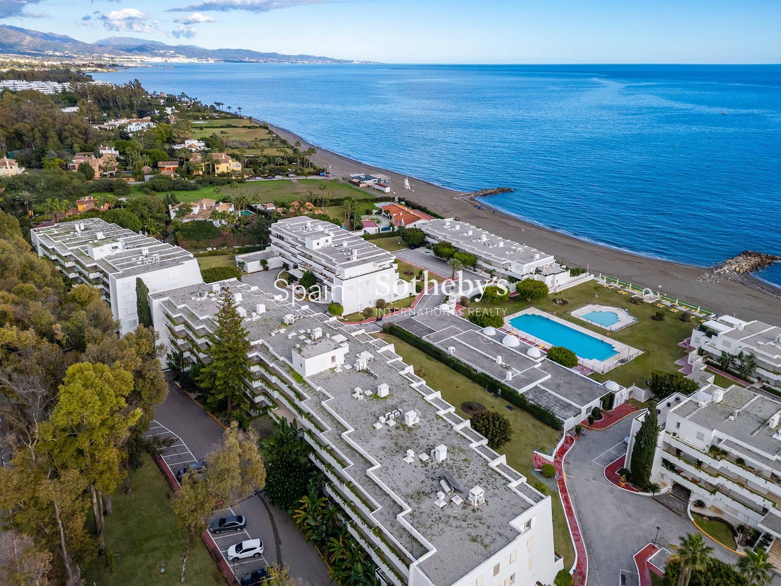 3 bedroom Flat for sale in Guadalmina with pool garage - € 1,495,000 (Ref: 9571728)