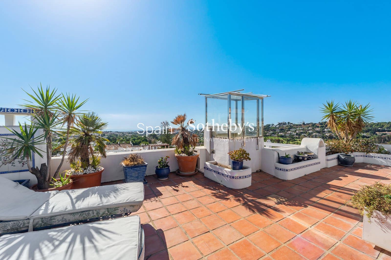 3 camera da letto Villetta Bifamiliare in vendita in Aloha Golf con piscina garage - 995.000 € (Rif: 9578211)