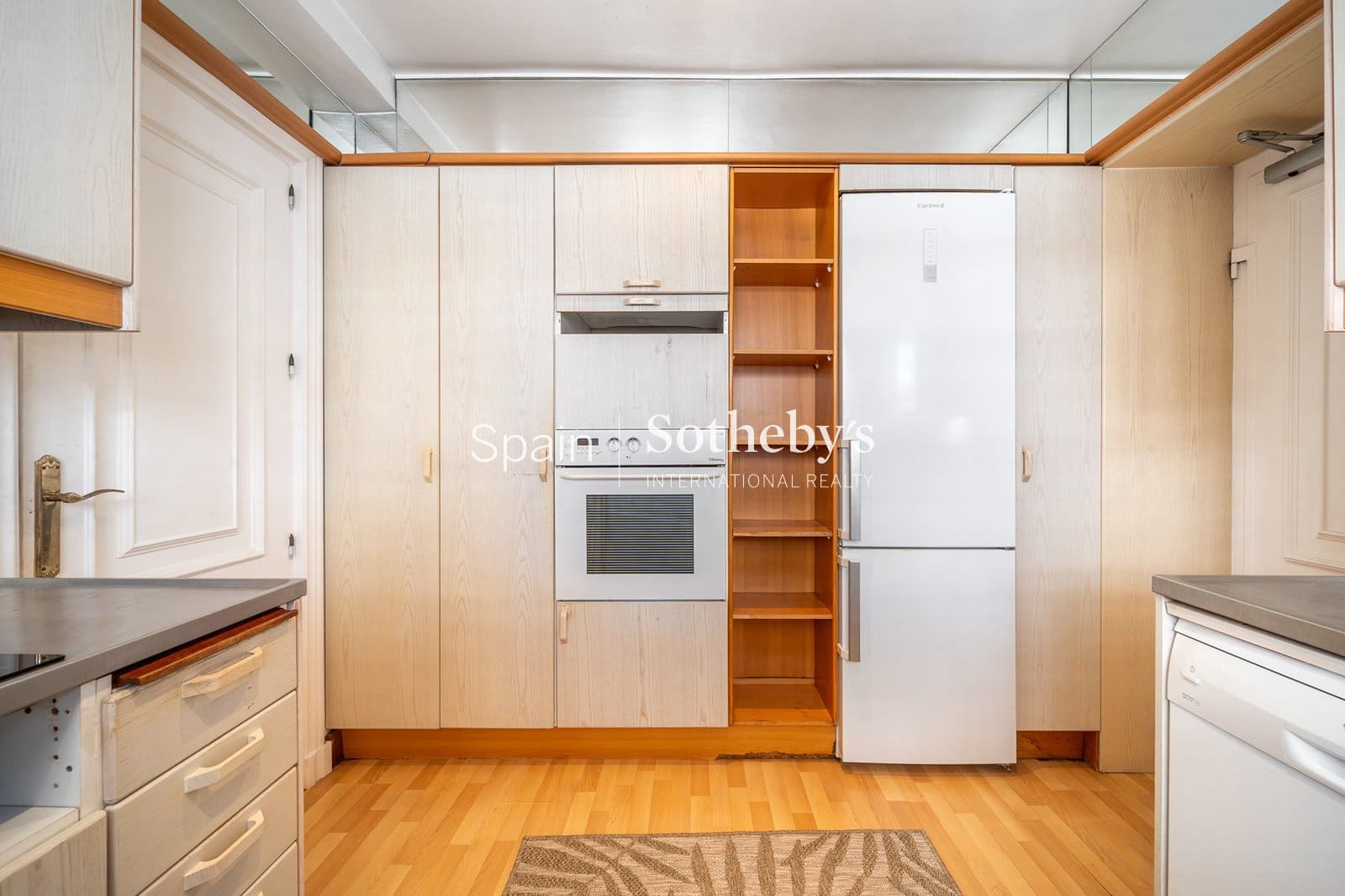 3 camera da letto Villetta Bifamiliare in vendita in Aloha Golf con piscina garage - 995.000 € (Rif: 9578211)