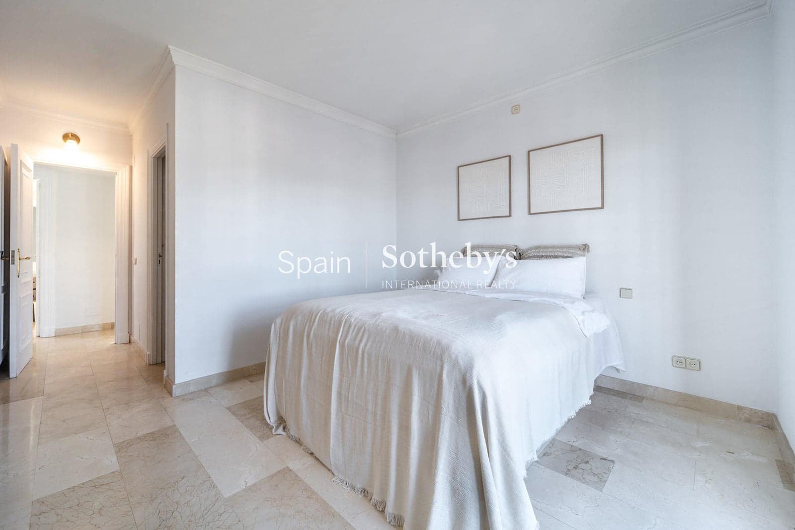 3 Zimmer Doppelhaus zu verkaufen in Aloha Golf mit Pool Garage - 995.000 € (Ref: 9578211)