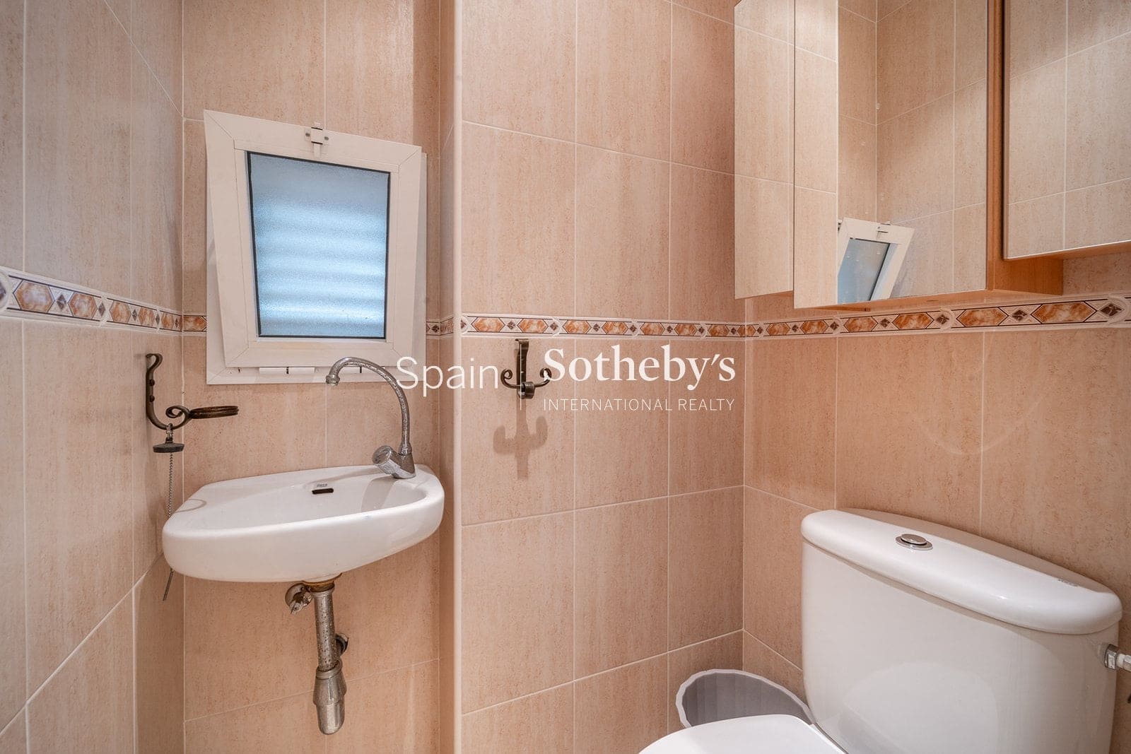 3 Zimmer Doppelhaus zu verkaufen in Aloha Golf mit Pool Garage - 995.000 € (Ref: 9578211)