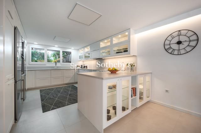 4 camera da letto Villetta Bifamiliare in vendita in Puerto Banus, Marbella con piscina garage - 1.495.000 € (Rif: 9578212)