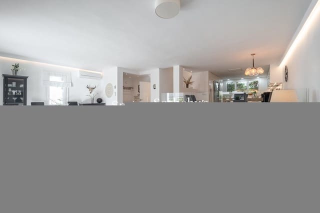 4 camera da letto Villetta Bifamiliare in vendita in Puerto Banus, Marbella con piscina garage - 1.495.000 € (Rif: 9578212)