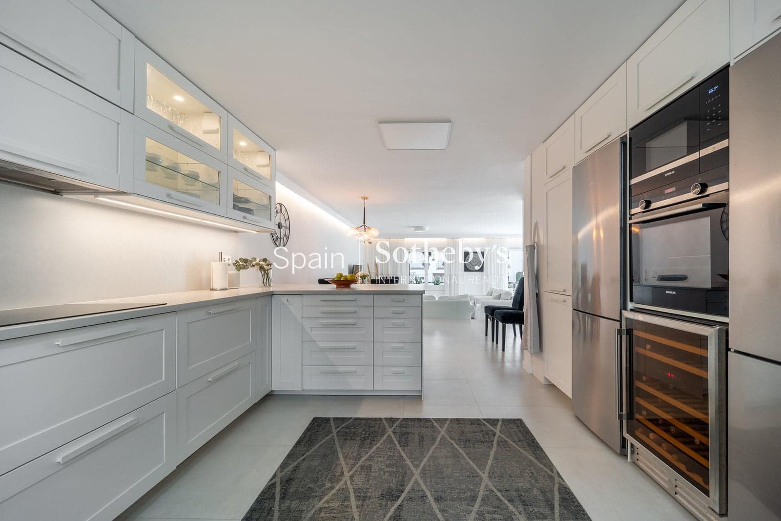 4 quarto Moradia Geminada para venda em Nueva Andalucia com piscina garagem - 1 495 000 € (Ref: 9578212)