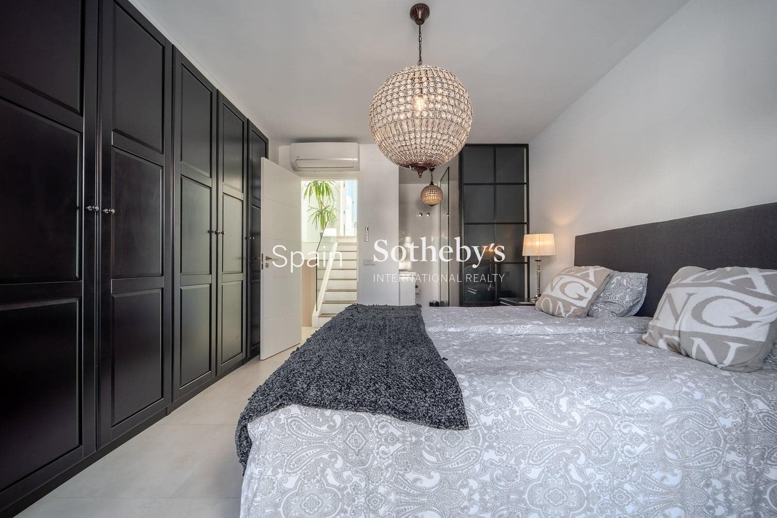 4 quarto Moradia Geminada para venda em Nueva Andalucia com piscina garagem - 1 495 000 € (Ref: 9578212)