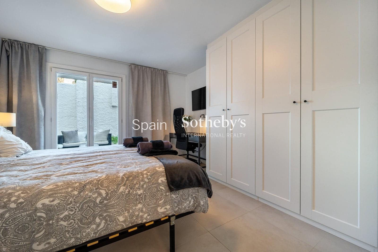 4 quarto Moradia Geminada para venda em Nueva Andalucia com piscina garagem - 1 495 000 € (Ref: 9578212)