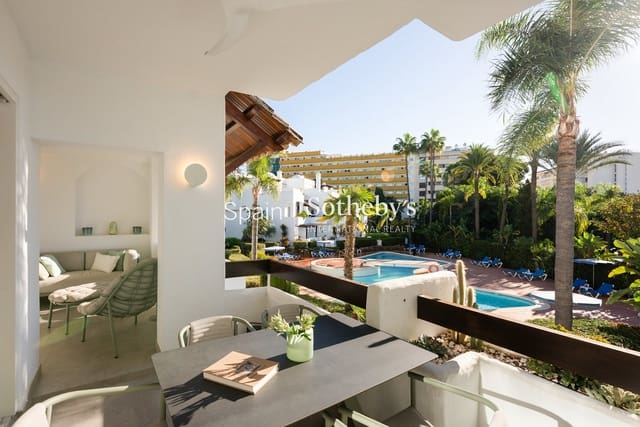 3 bedroom Flat for sale in Marbella with garage - € 1,950,000 (Ref: 9578213)