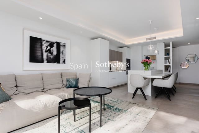 3 bedroom Flat for sale in Marbella with garage - € 1,950,000 (Ref: 9578213)