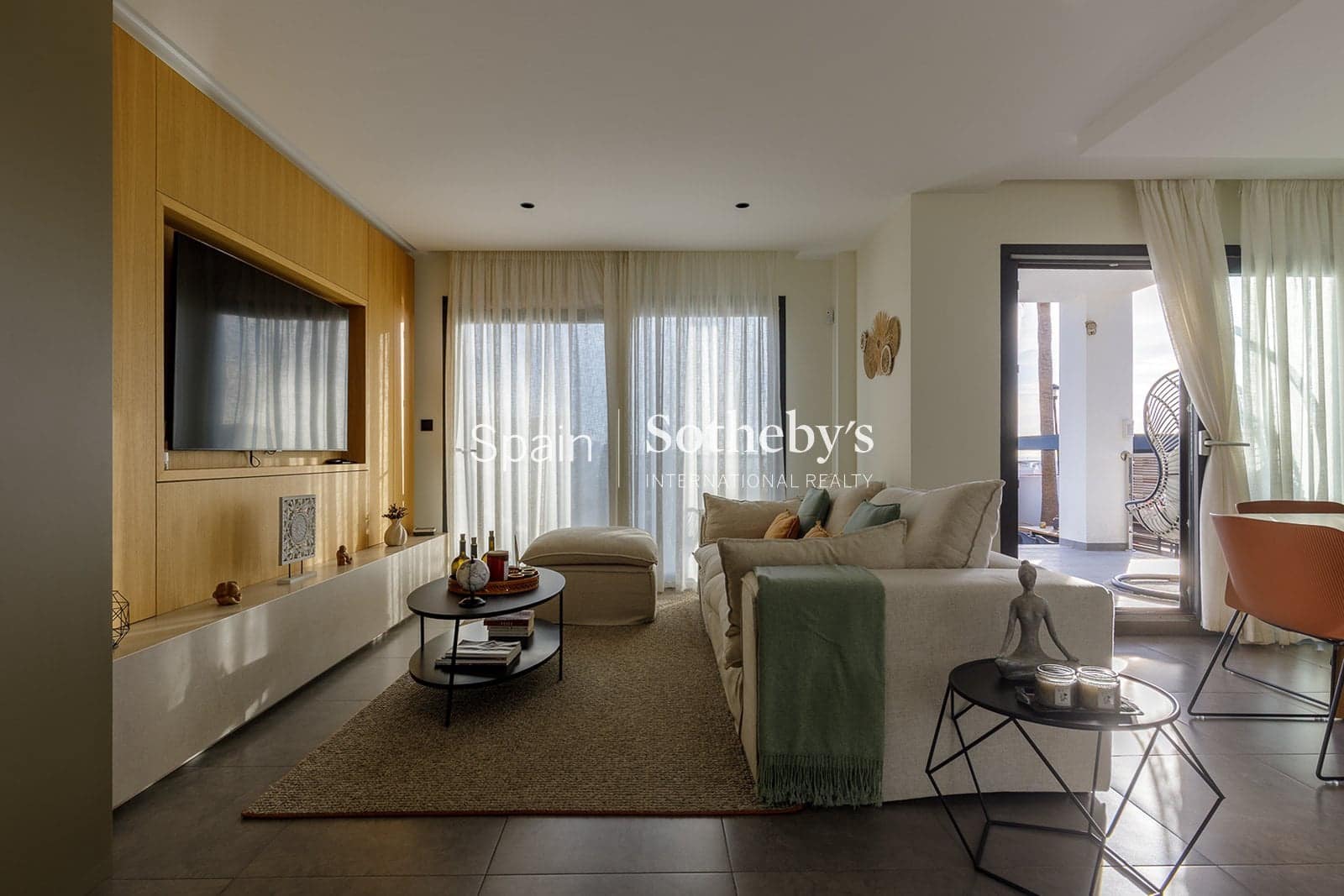 4 Zimmer Villa zu verkaufen in Anoreta mit Pool Garage - 1.200.000 € (Ref: 9578214)