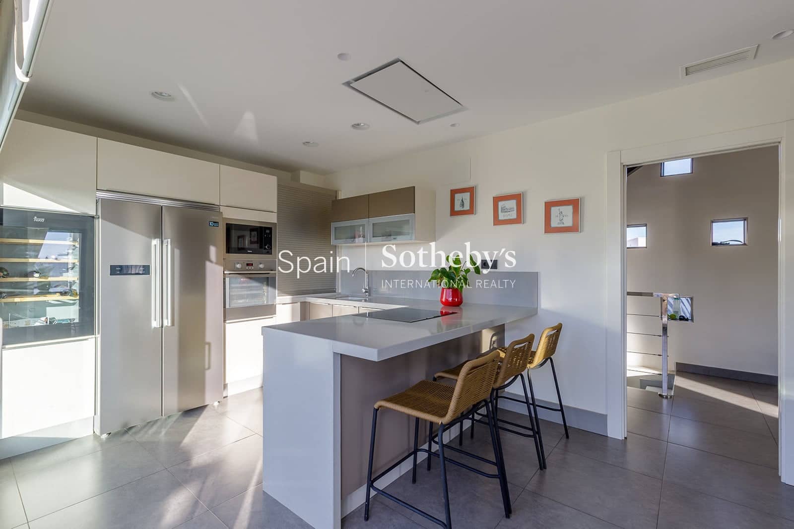 4 Zimmer Villa zu verkaufen in Anoreta mit Pool Garage - 1.200.000 € (Ref: 9578214)