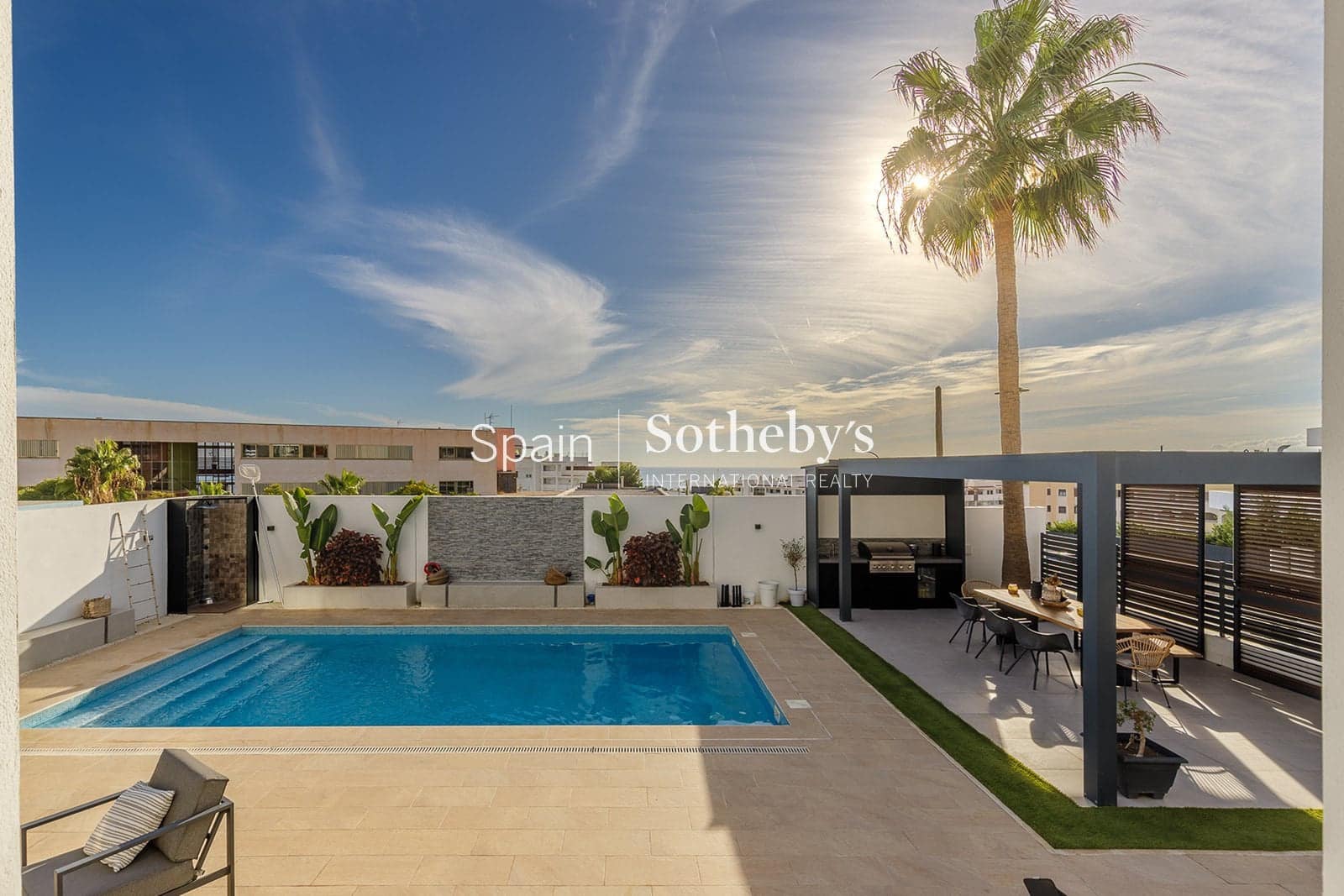 4 Zimmer Villa zu verkaufen in Anoreta mit Pool Garage - 1.200.000 € (Ref: 9578214)