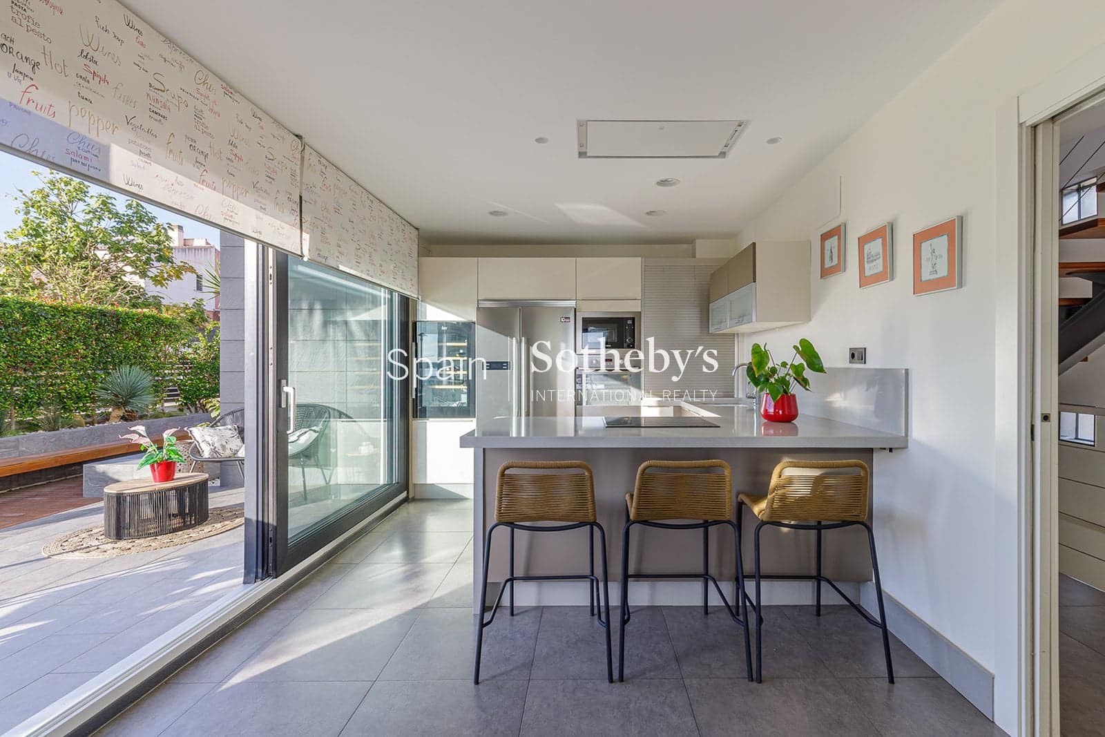 4 Zimmer Villa zu verkaufen in Anoreta mit Pool Garage - 1.200.000 € (Ref: 9578214)