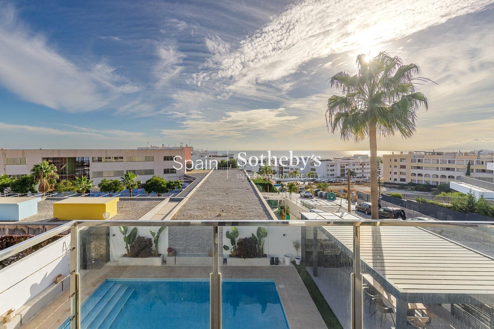 4 Zimmer Villa zu verkaufen in Anoreta mit Pool Garage - 1.200.000 € (Ref: 9578214)