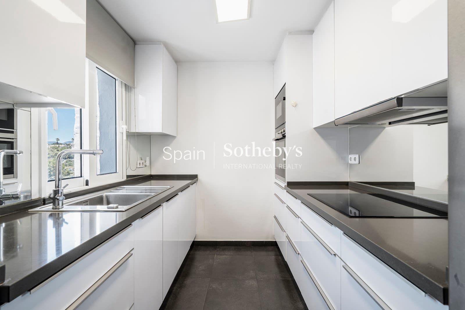 3 quarto Penthouse para venda em Puerto Banus com piscina garagem - 1 195 000 € (Ref: 9578215)