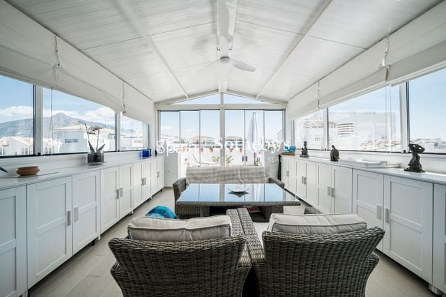 3 quarto Penthouse para venda em Puerto Banus, Marbella com piscina garagem - 1 195 000 € (Ref: 9578215)