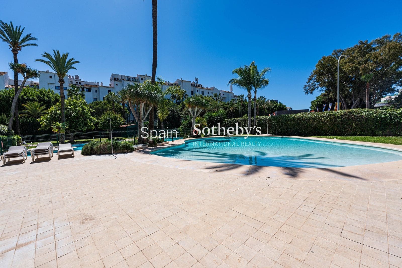 3 quarto Penthouse para venda em Puerto Banus com piscina garagem - 1 195 000 € (Ref: 9578215)