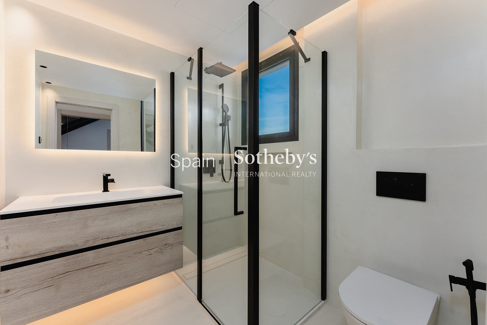 4 sovrum Villa till salu i Estepona med pool garage - 1 595 000 € (Ref: 9578216)