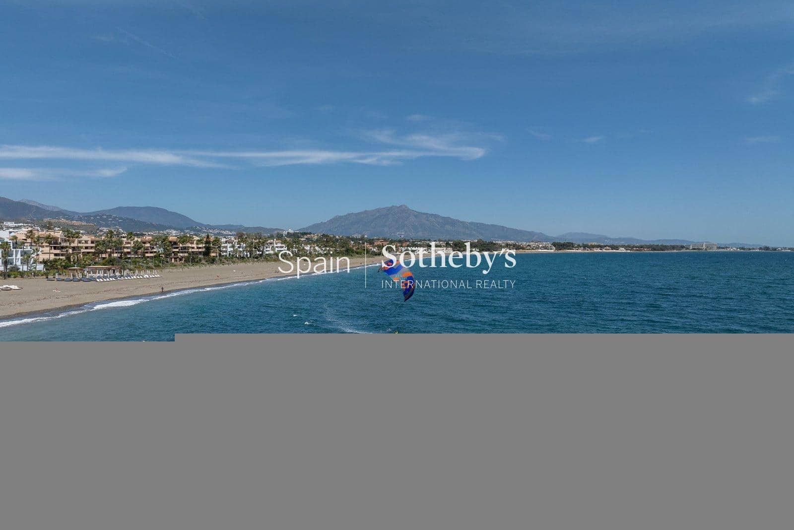 4 sovrum Villa till salu i Estepona med pool garage - 1 595 000 € (Ref: 9578216)