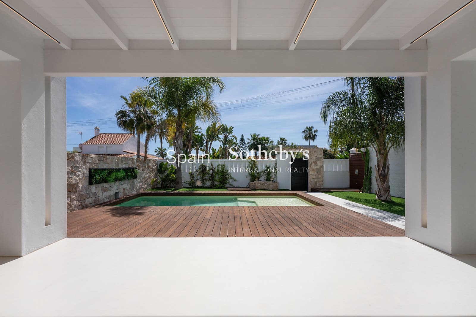 4 sovrum Villa till salu i Estepona med pool garage - 1 595 000 € (Ref: 9578216)