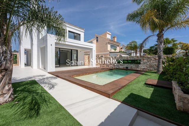 4 sovrum Villa till salu i Estepona med pool garage - 1 595 000 € (Ref: 9578216)