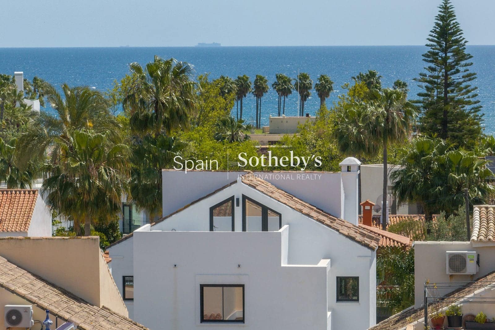 4 sovrum Villa till salu i Estepona med pool garage - 1 595 000 € (Ref: 9578216)