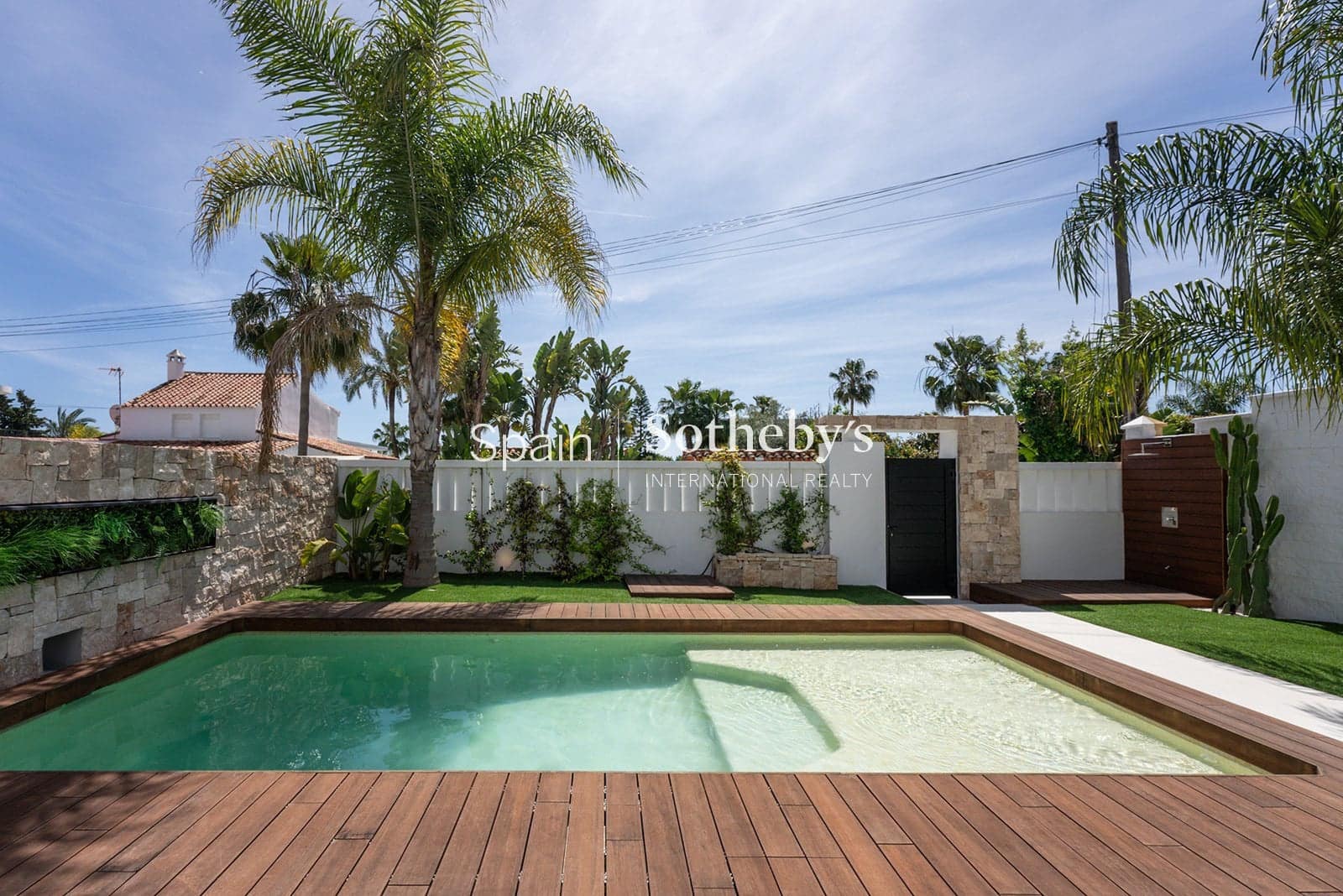 4 sovrum Villa till salu i Estepona med pool garage - 1 595 000 € (Ref: 9578216)