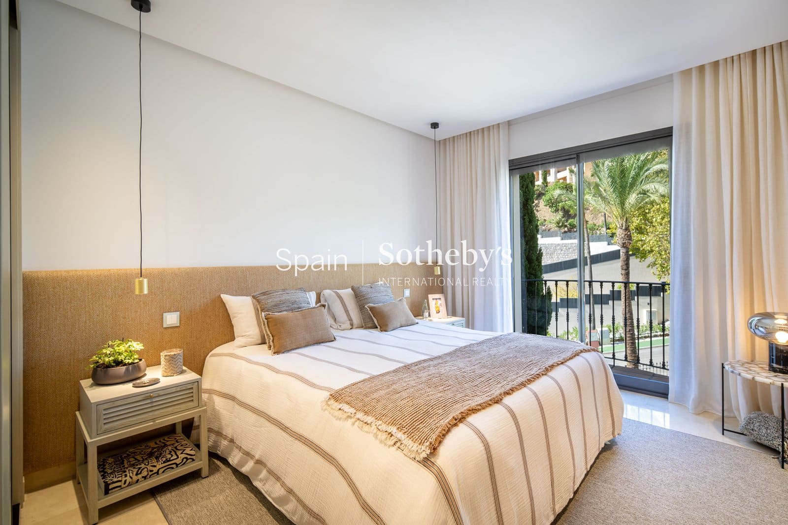 Ático de 3 habitaciones en Benahavís en venta con piscina garaje - 1.375.000 € (Ref: 9578217)