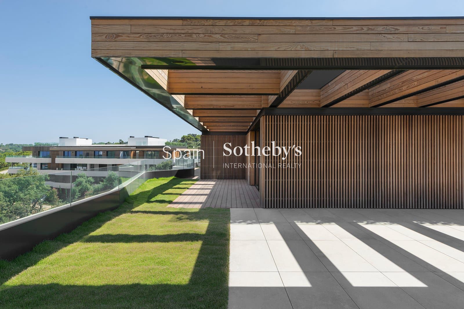 Piso de 3 habitaciones en Sotogrande en venta con piscina - 1.200.000 € (Ref: 9578219)