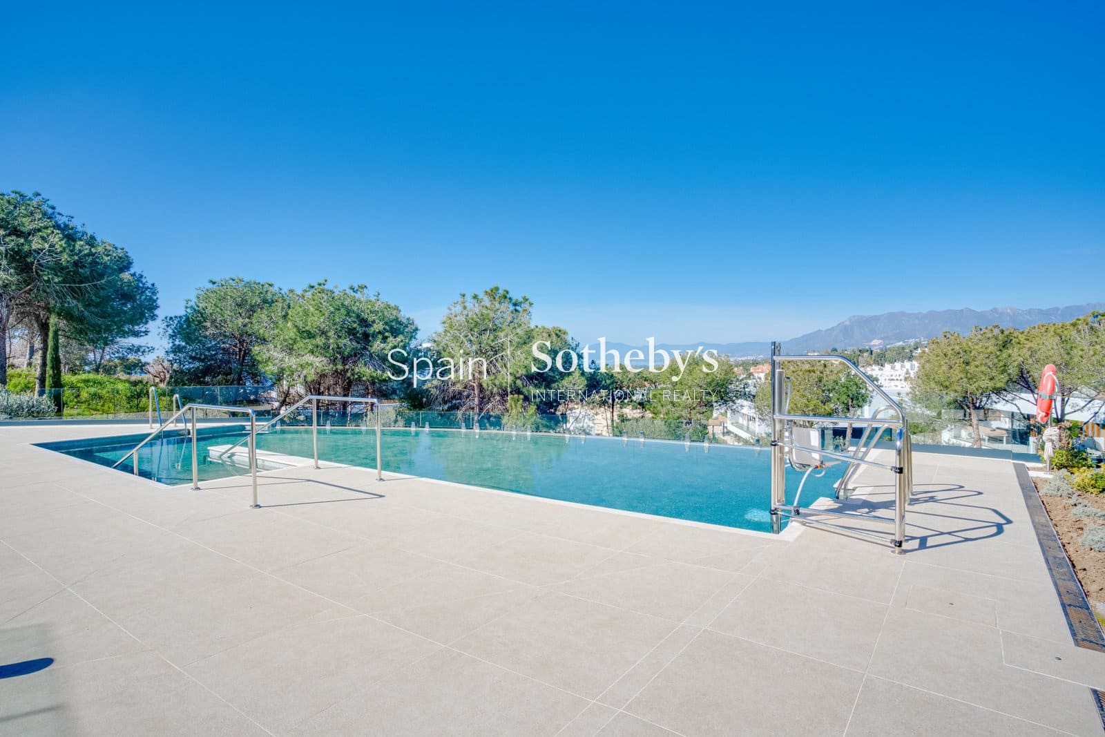 3 Zimmer Wohnung zu verkaufen in Marbella mit Pool Garage - 1.150.000 € (Ref: 9578221)