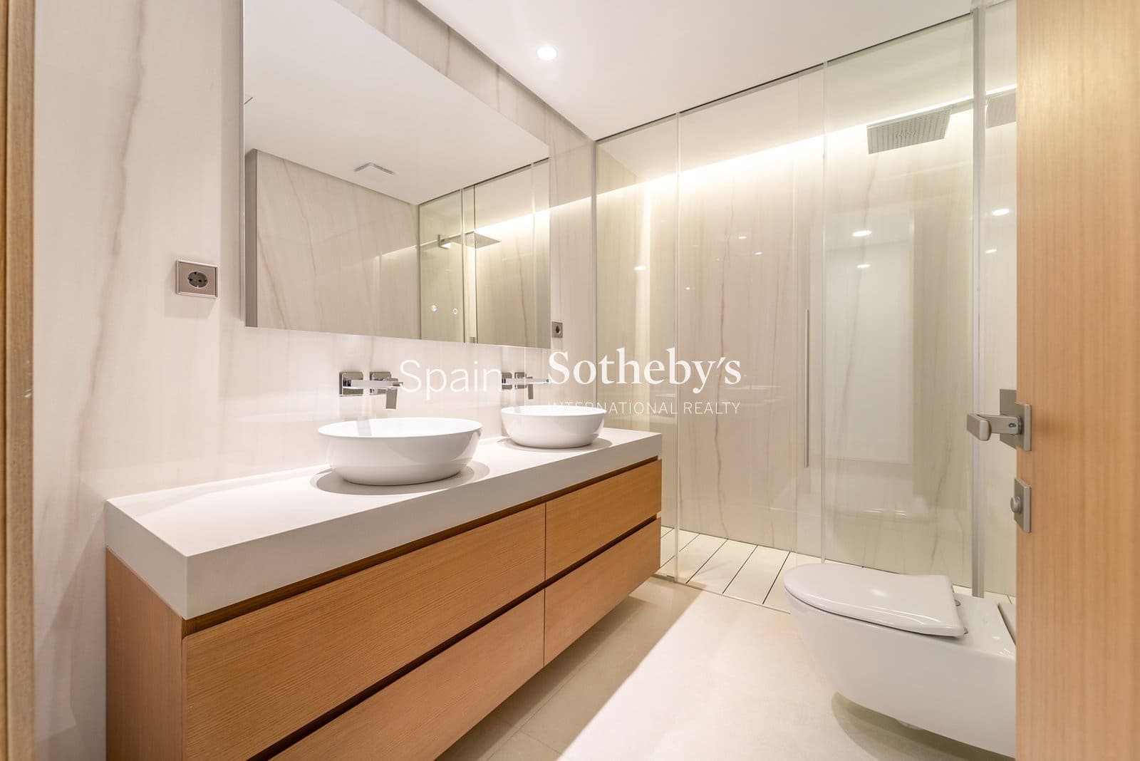 4 soverom Leilighet til salgs i Malaga by med svømmebasseng garasje - € 5 600 000 (Ref: 9596534)