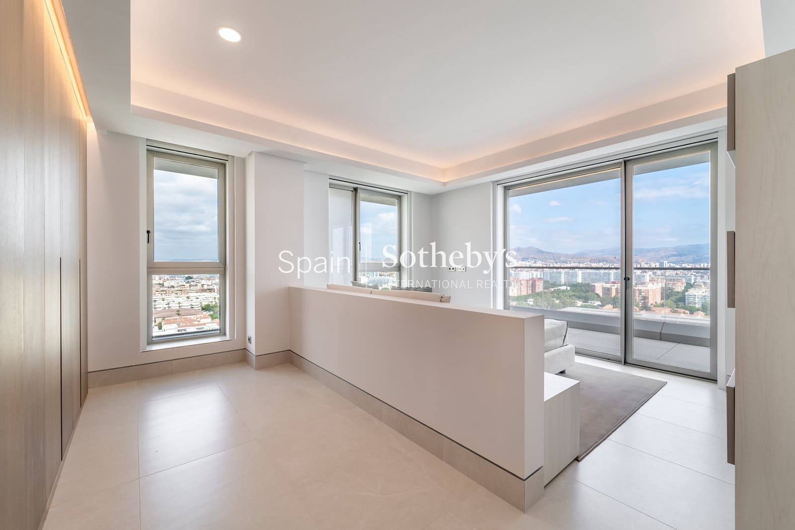 4 soverom Leilighet til salgs i Malaga by med svømmebasseng garasje - € 5 600 000 (Ref: 9596534)