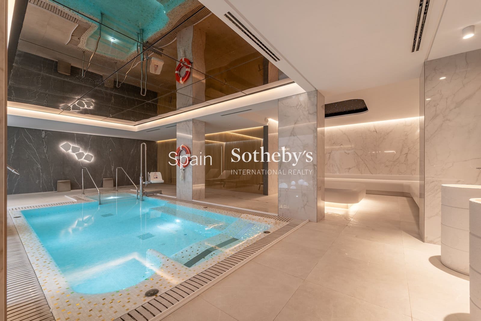 4 soverom Leilighet til salgs i Malaga by med svømmebasseng garasje - € 5 600 000 (Ref: 9596534)