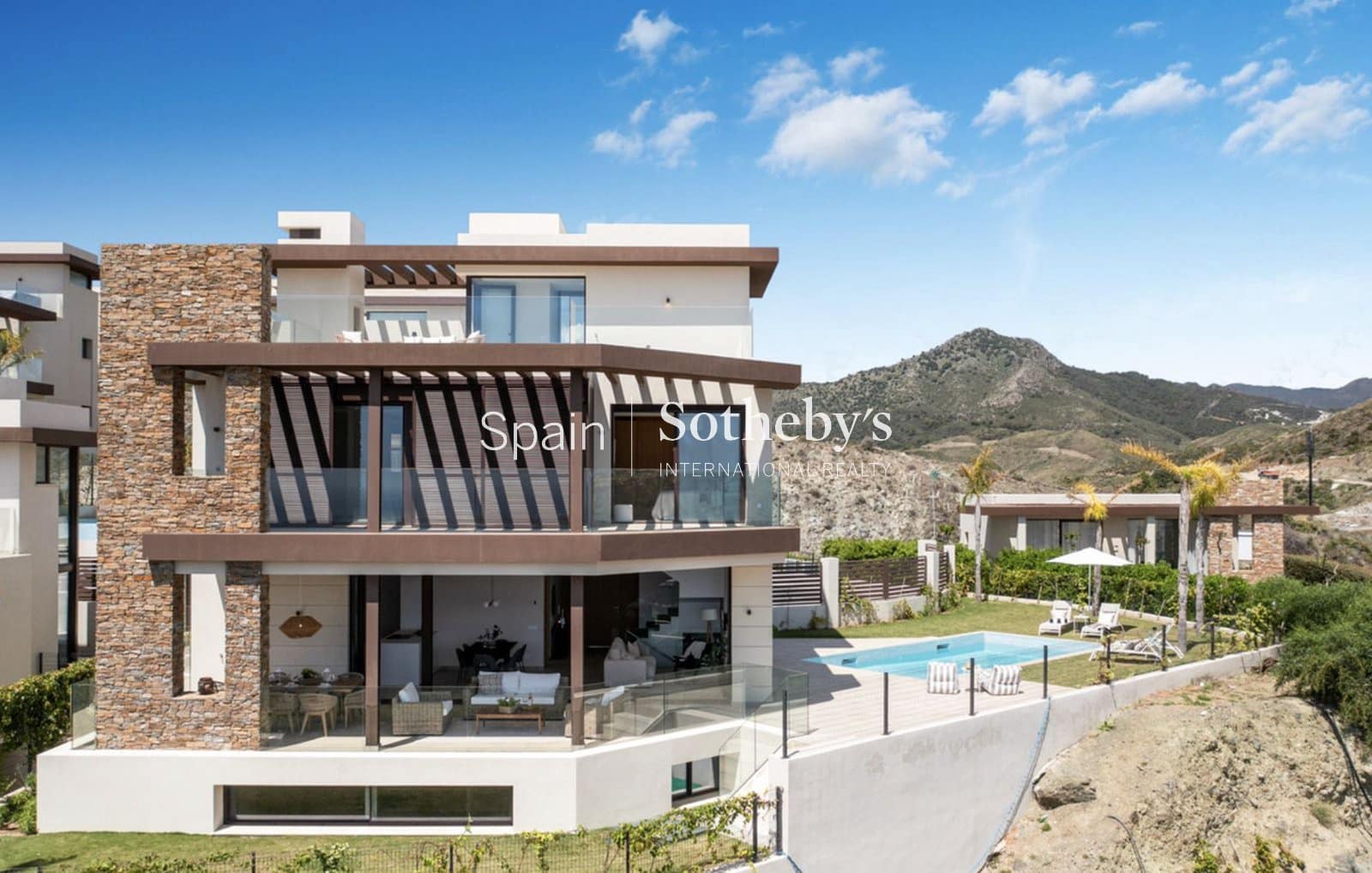 Chalet de 4 habitaciones en Benahavís en venta con piscina garaje - 1.850.000 € (Ref: 9606353)