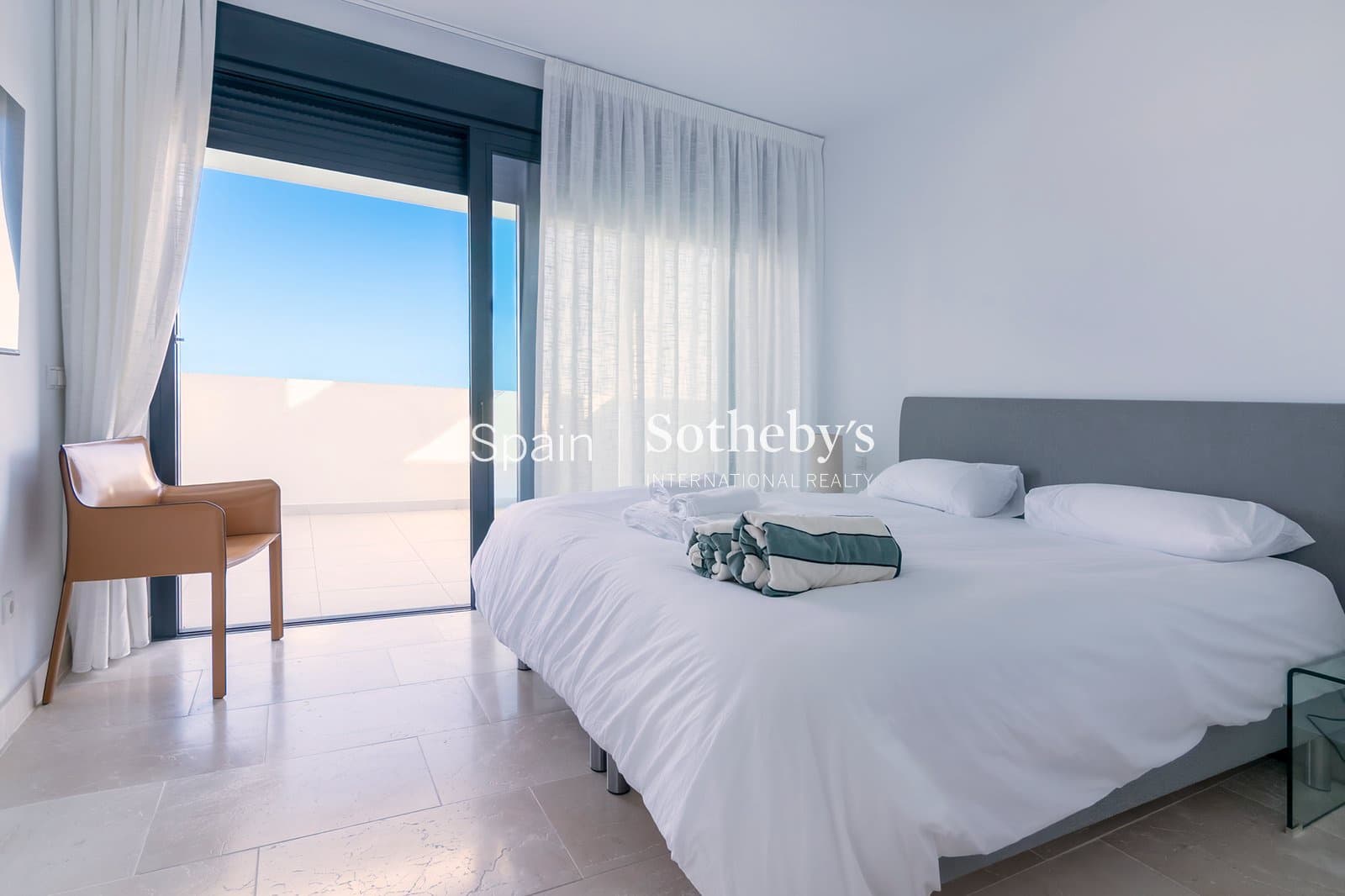 3 quarto Penthouse para venda em Casares com piscina garagem - 1 150 000 € (Ref: 9606841)