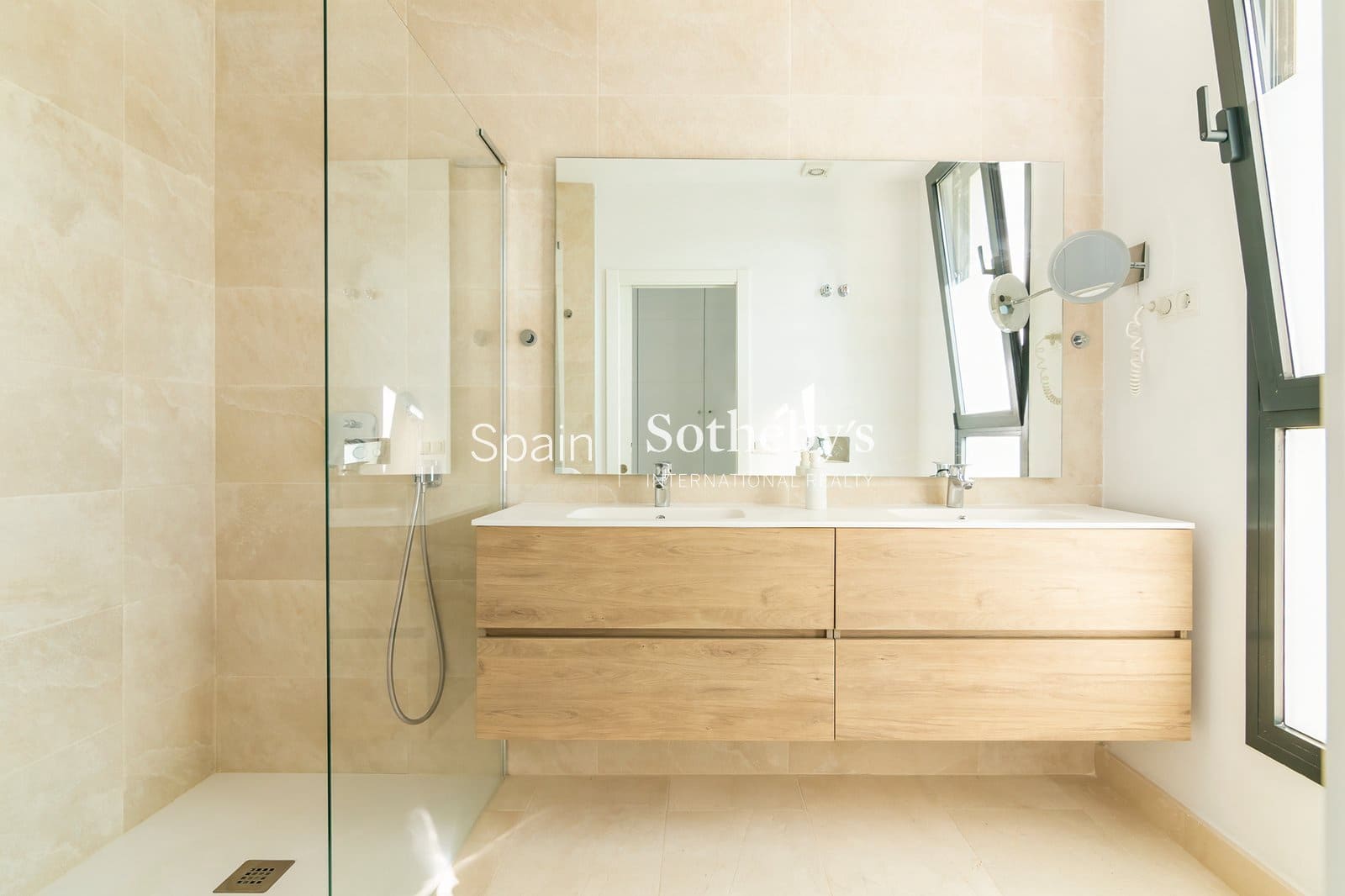 3 quarto Penthouse para venda em Casares com piscina garagem - 1 150 000 € (Ref: 9606841)