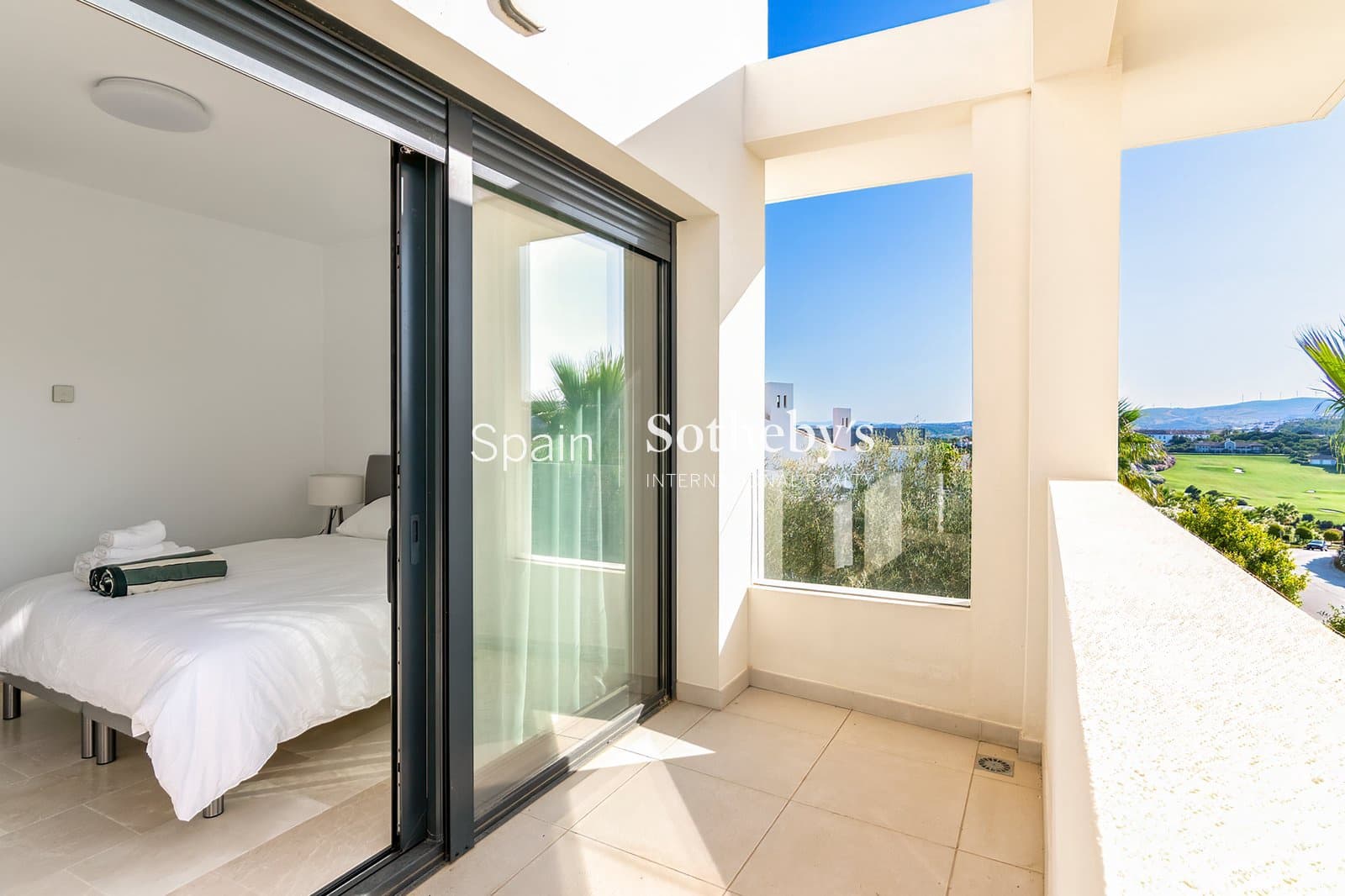 3 quarto Penthouse para venda em Casares com piscina garagem - 1 150 000 € (Ref: 9606841)