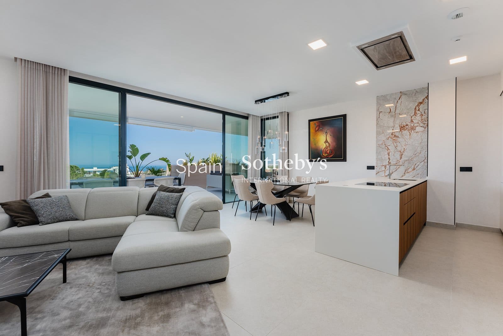 4 bedroom Flat for sale in Marbella with pool garage - € 1,950,000 (Ref: 9606842)