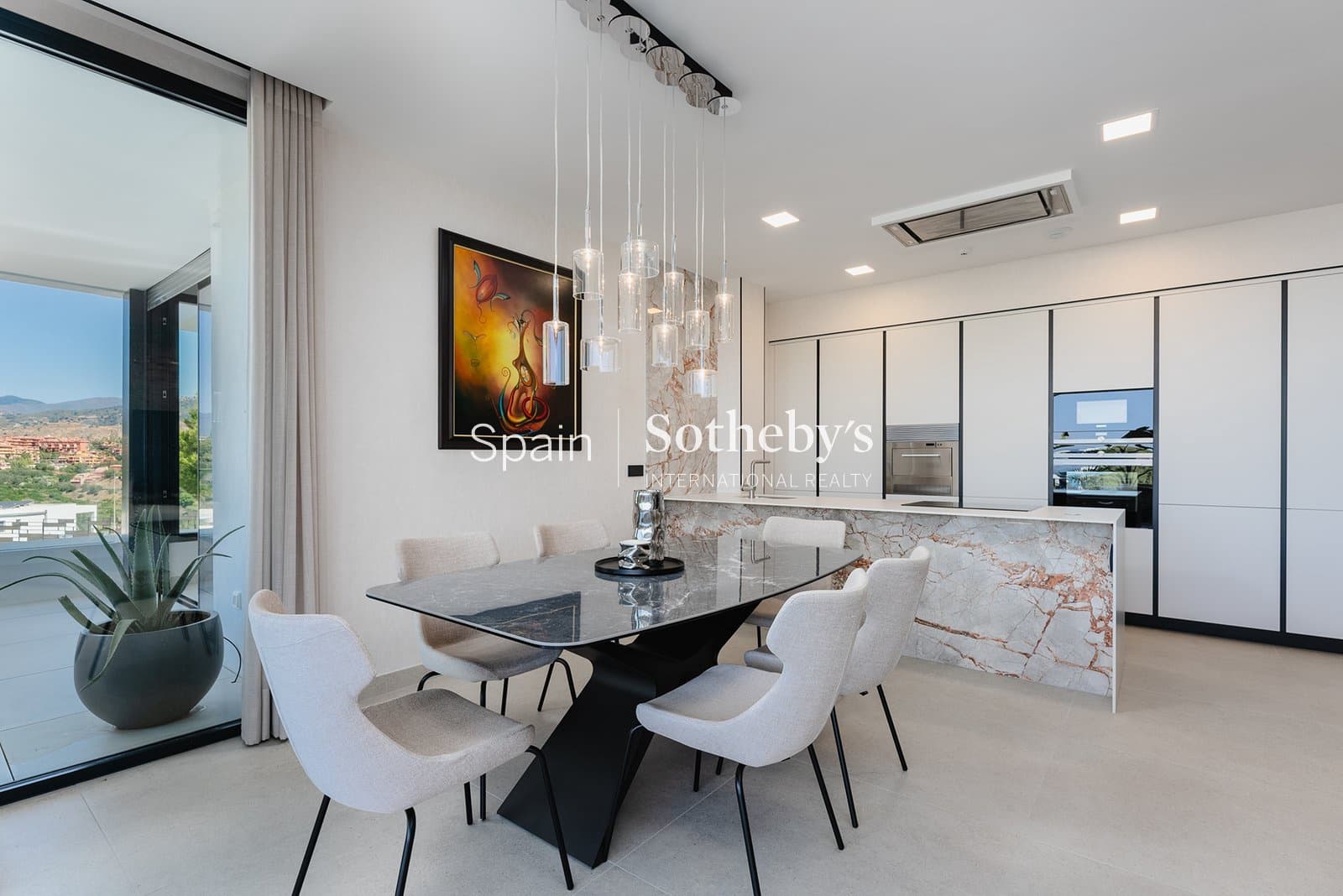 4 bedroom Flat for sale in Marbella with pool garage - € 1,950,000 (Ref: 9606842)