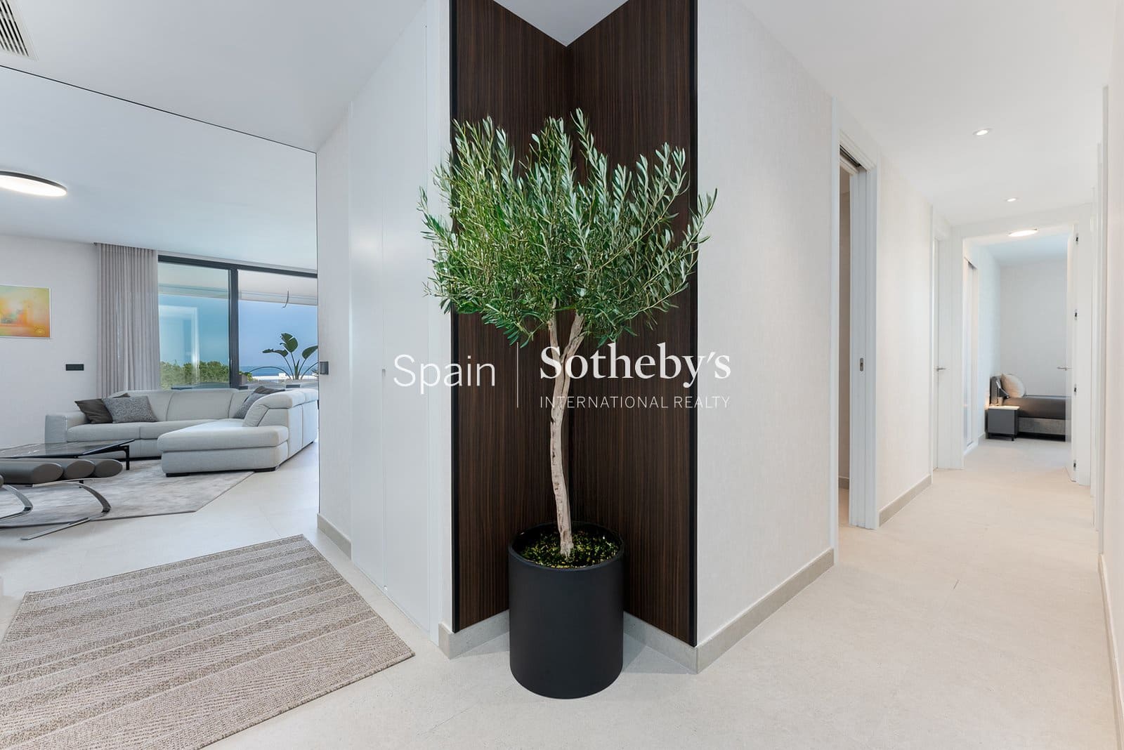 4 bedroom Flat for sale in Marbella with pool garage - € 1,950,000 (Ref: 9606842)