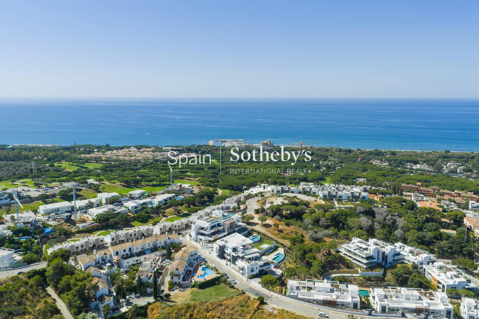 3 bedroom Flat for sale in Marbella with pool garage - € 2,080,000 (Ref: 9610105)