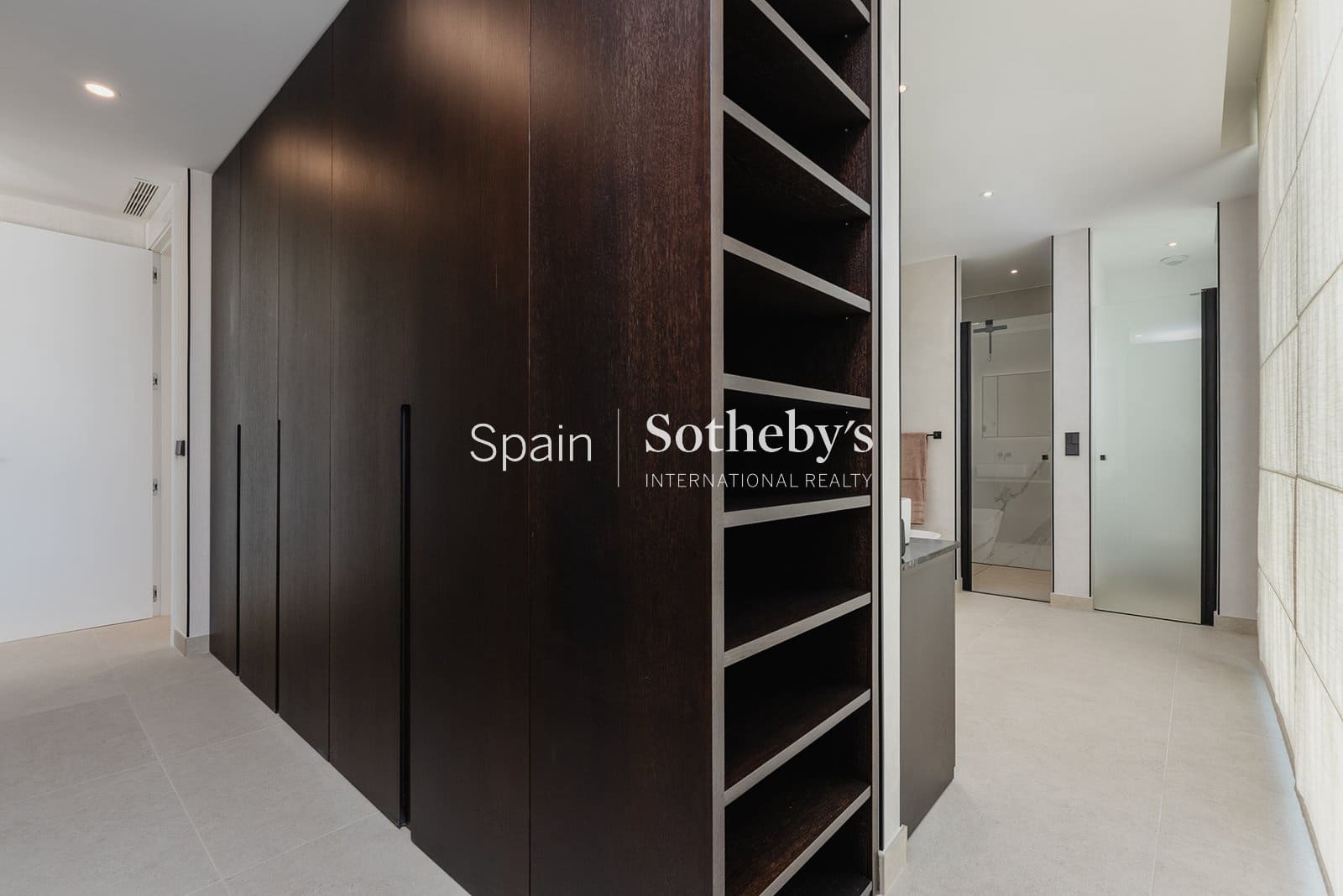 3 bedroom Flat for sale in Marbella with pool garage - € 2,080,000 (Ref: 9610105)