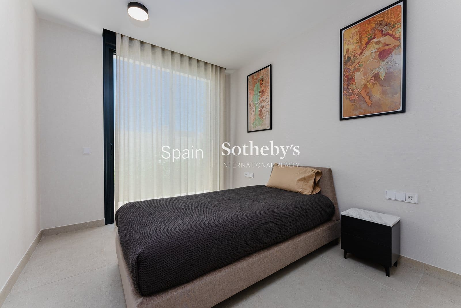 3 bedroom Flat for sale in Marbella with pool garage - € 2,080,000 (Ref: 9610105)