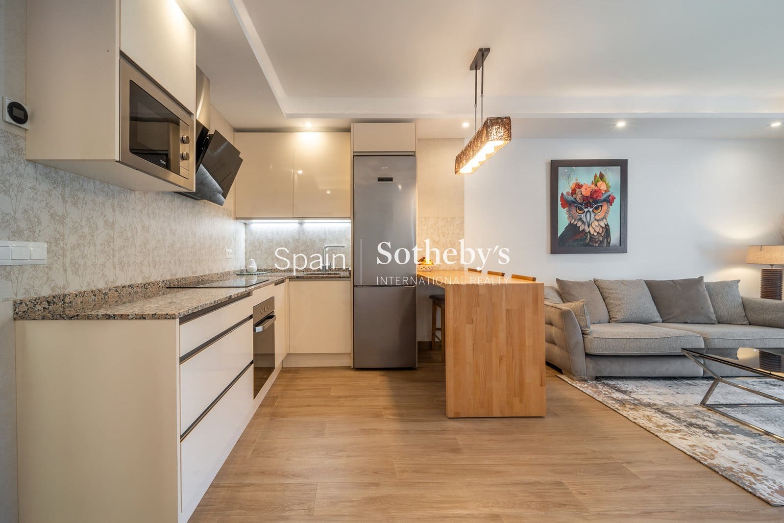 2 soverom Leilighet til salgs i Marbella med svømmebasseng garasje - € 2 425 000 (Ref: 9611889)