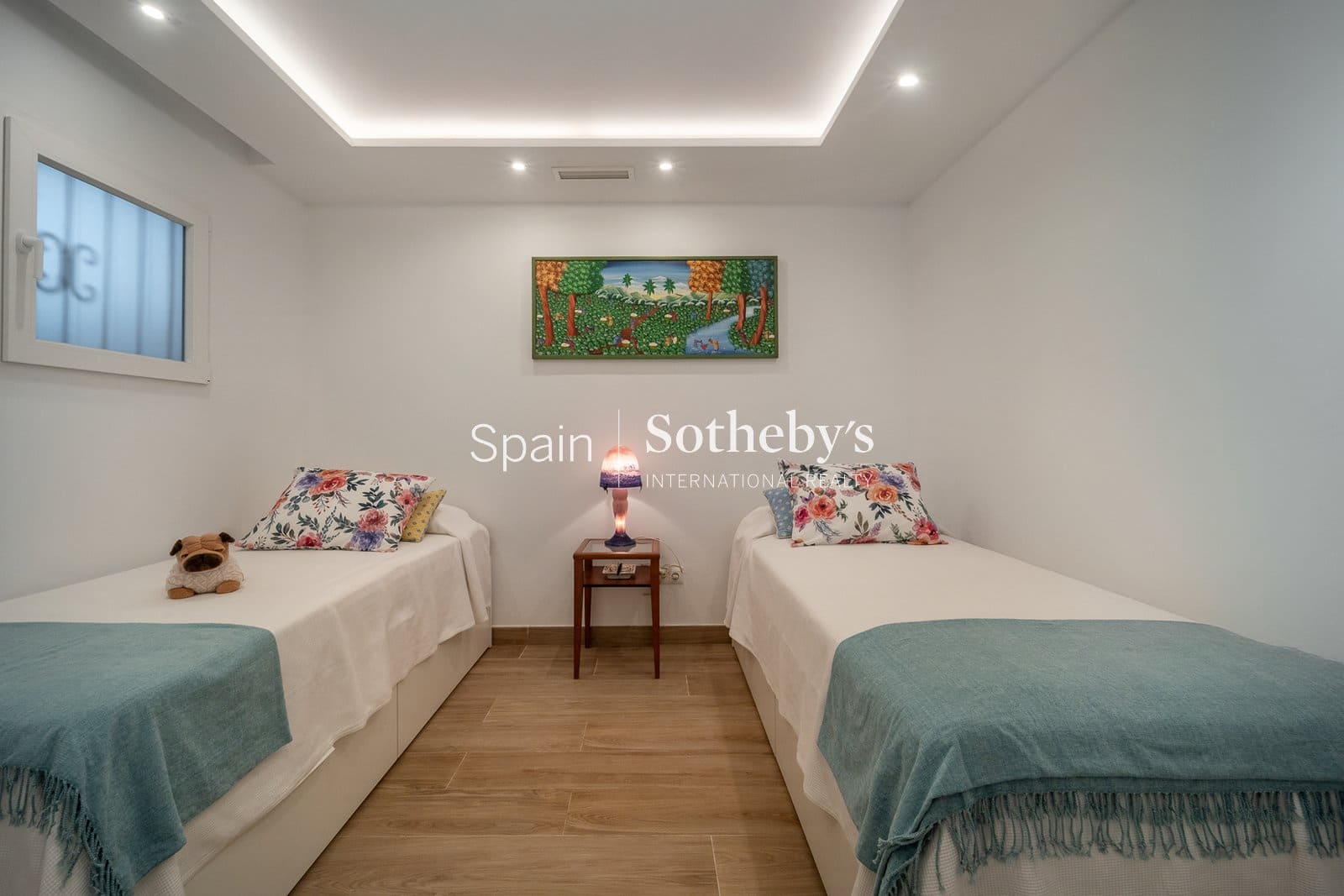 2 soverom Leilighet til salgs i Marbella med svømmebasseng garasje - € 2 425 000 (Ref: 9611889)