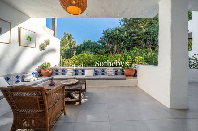 2 sovrum Lägenhet till salu i Lomas De Marbella, Marbella med pool garage - 2 425 000 € (Ref: 9611889)