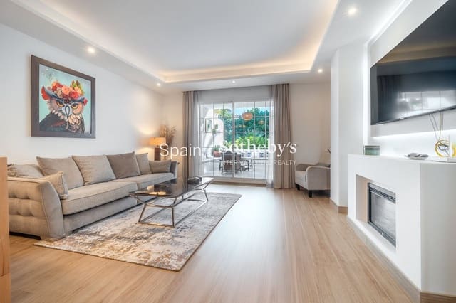 2 sovrum Lägenhet till salu i Lomas De Marbella, Marbella med pool garage - 2 425 000 € (Ref: 9611889)