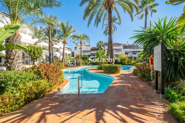 2 sovrum Lägenhet till salu i Lomas De Marbella, Marbella med pool garage - 2 425 000 € (Ref: 9611889)