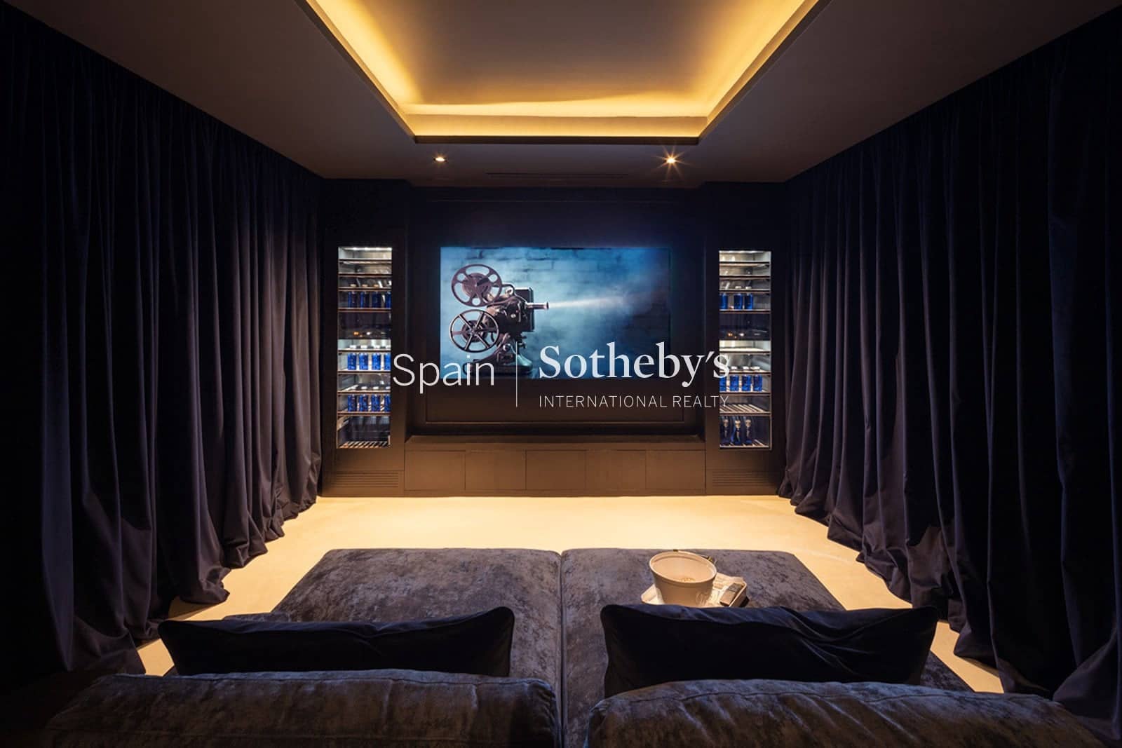 5 quarto Moradia para venda em Nueva Andalucia com piscina garagem - 10 950 000 € (Ref: 9611993)